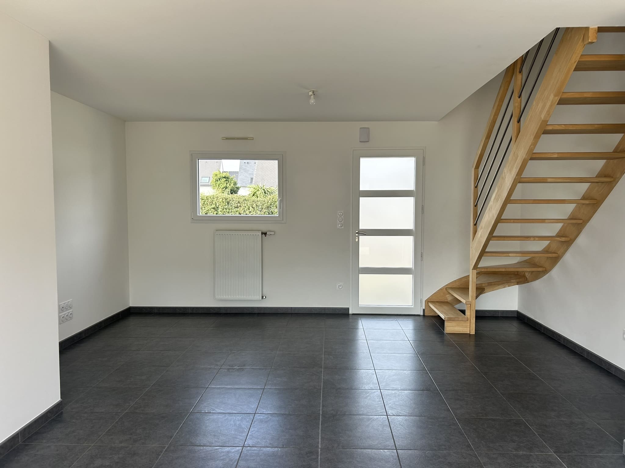 A LOUER – MAISON F 5 – 101.6 m² – SURZUR