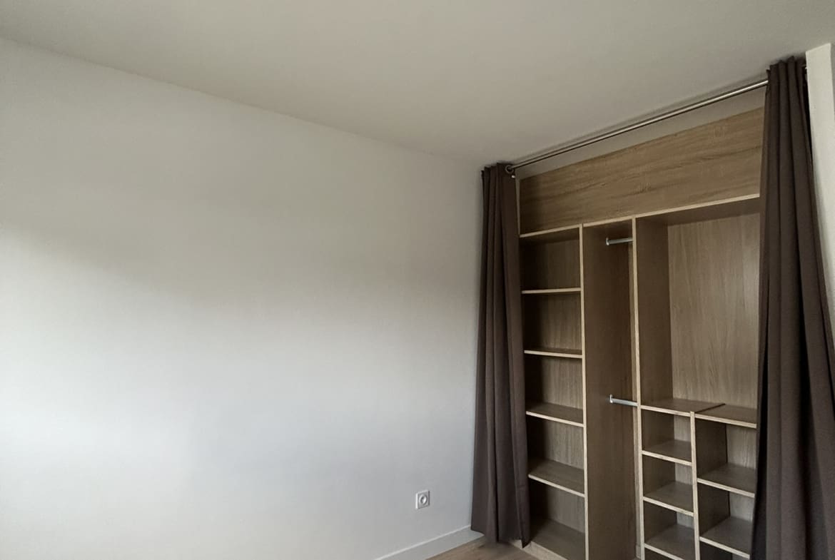 A LOUER – MAISON F 5 – 101.6 m² – SURZUR