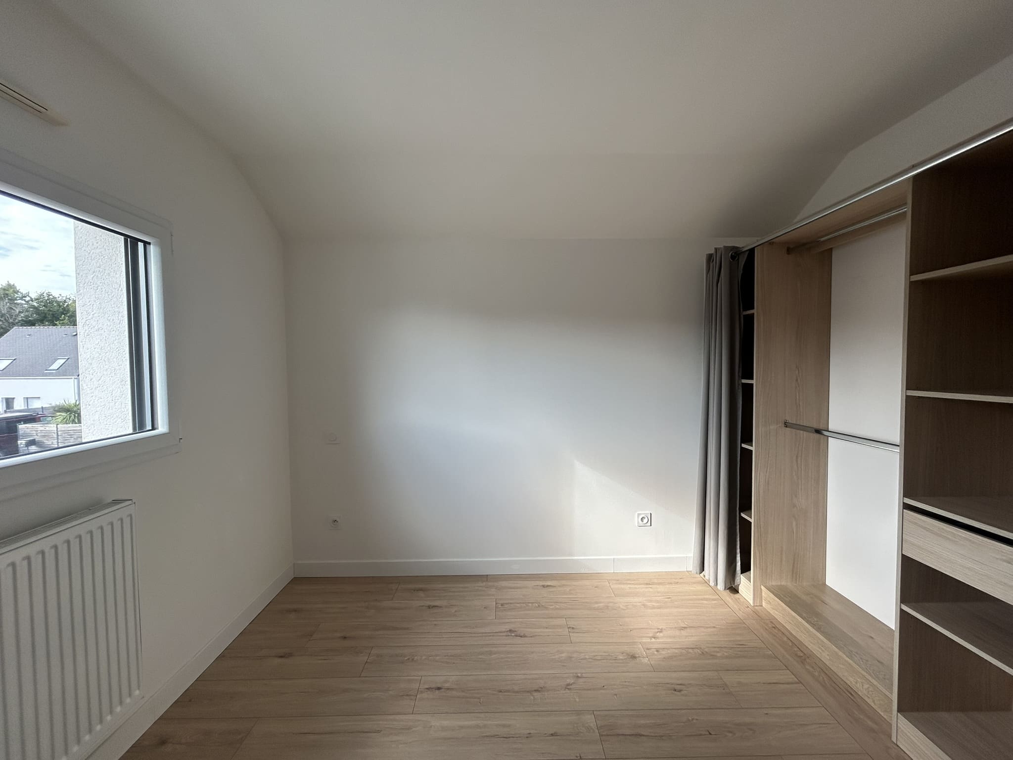 A LOUER – MAISON F 5 – 101.6 m² – SURZUR