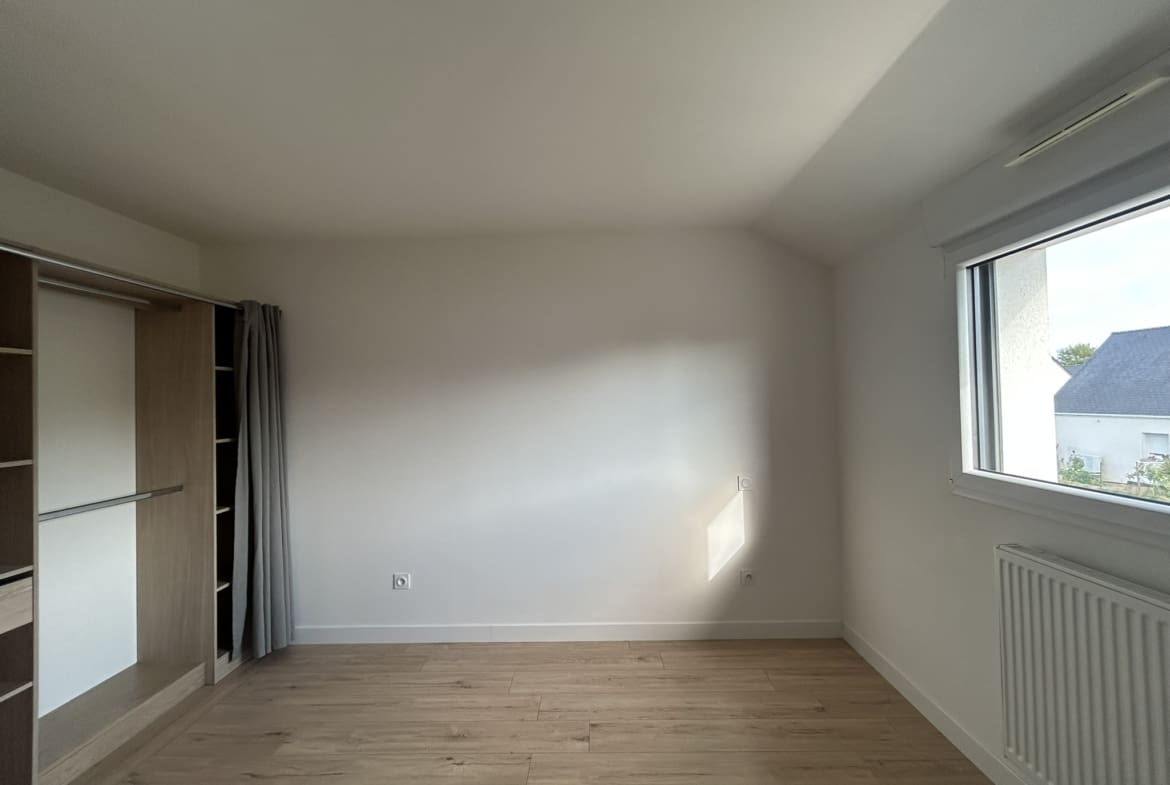A LOUER – MAISON F 5 – 101.6 m² – SURZUR