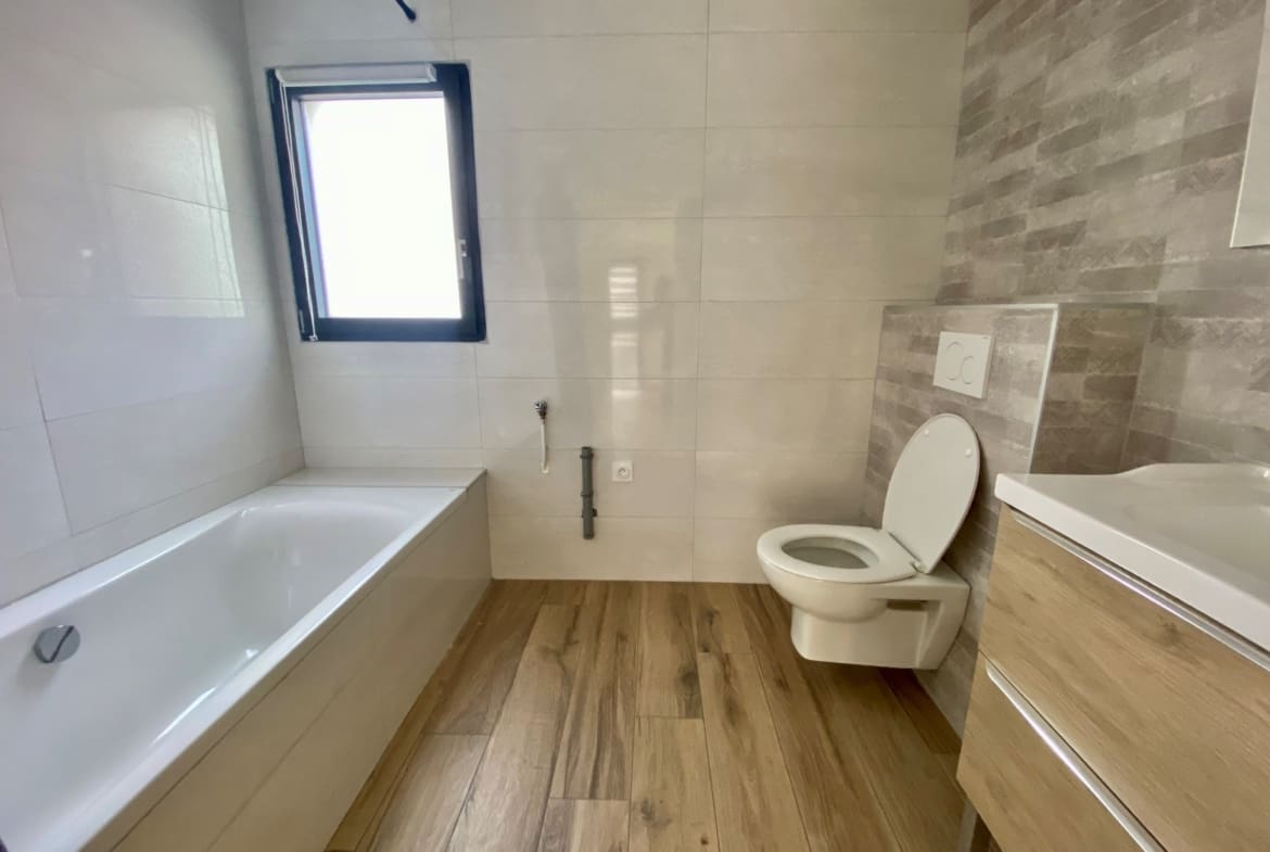A LOUER – CENTRE-VILLE – SAINT-AVE – MAISON T5 – 133.7M²