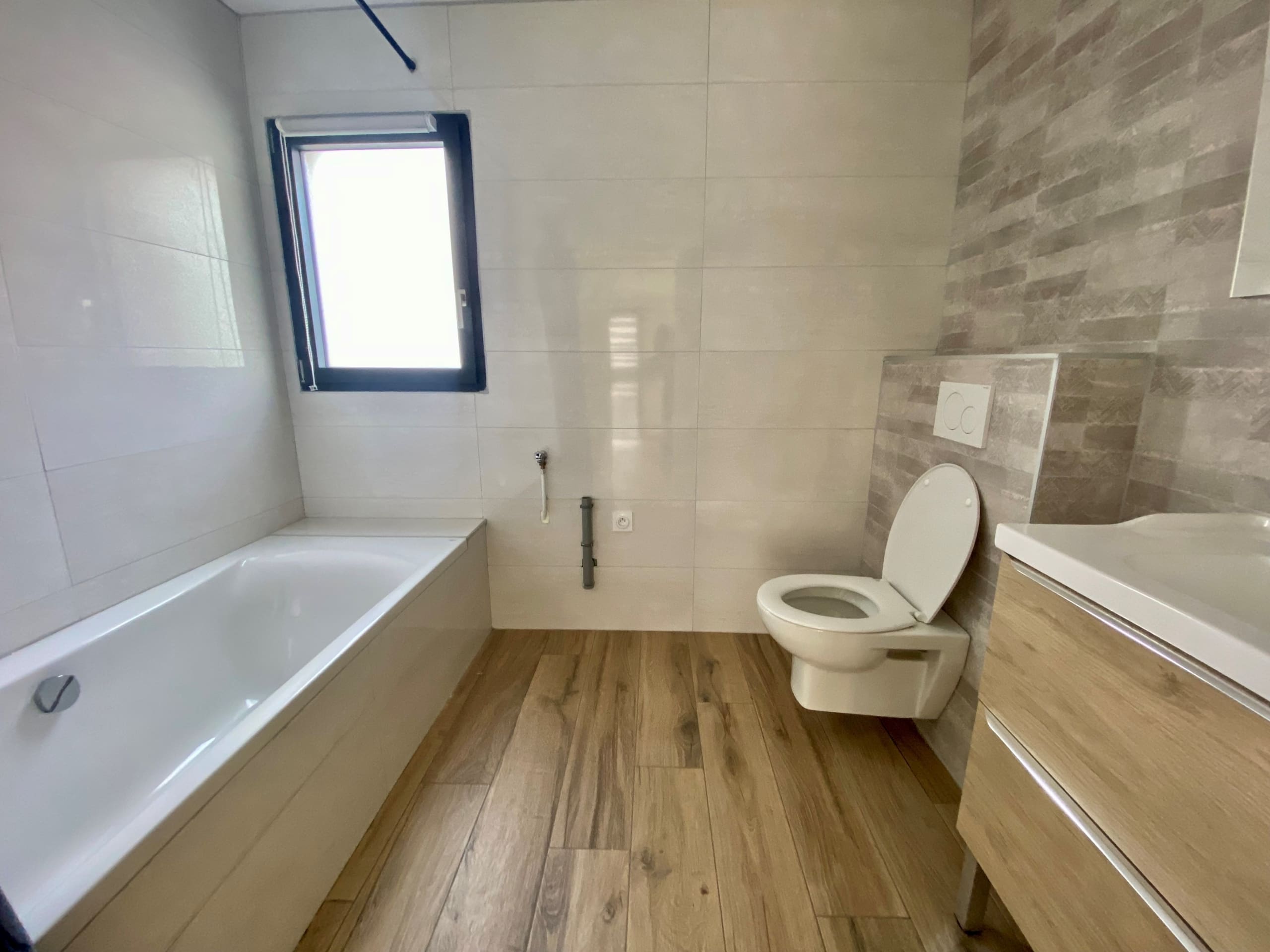 A LOUER – CENTRE-VILLE – SAINT-AVE – MAISON T5 – 133.7M²