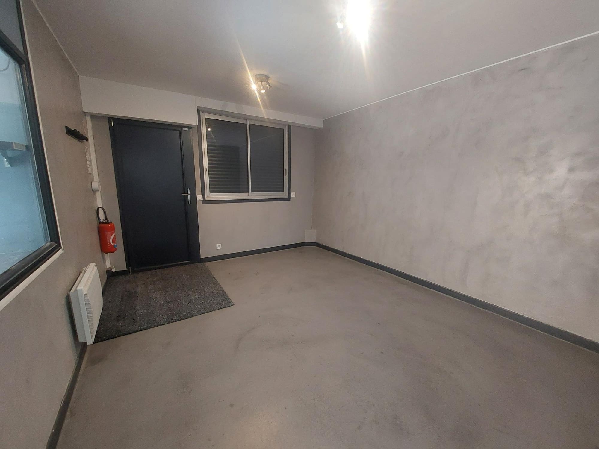 A LOUER – LOCAL D ACTIVITE 140 m² – SECTEUR LORIENT
