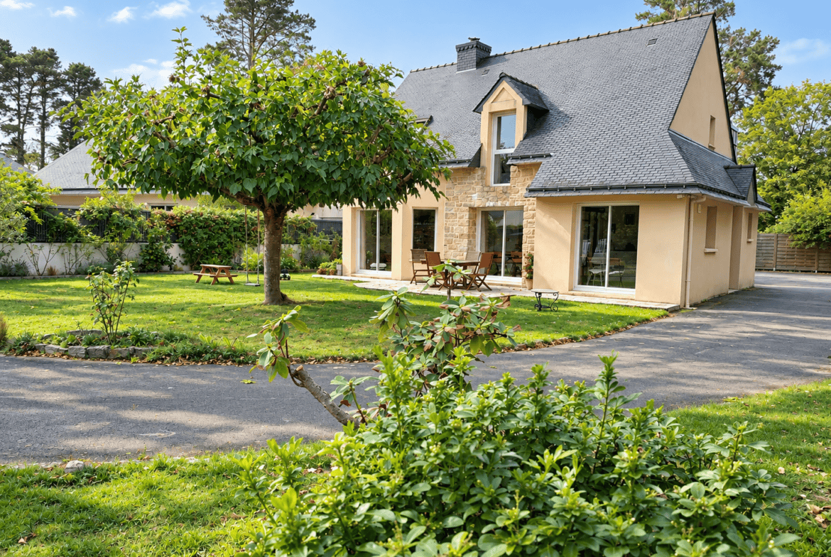 Maison SENE 7 pièce(s) 134.26 m² – double garage – jardin clos de 715 m²