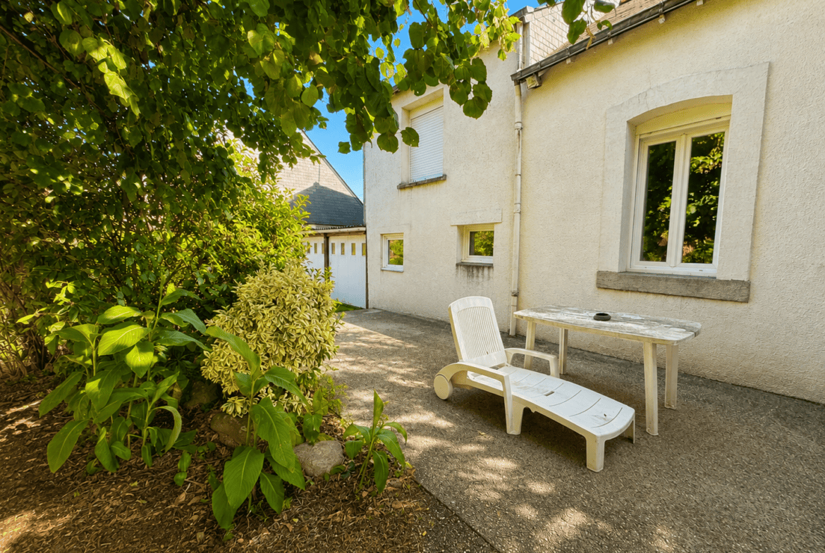 Maison Saint Ave 94.58 m² -maison avec travaux – double garages – gare de vannes et hôpital
