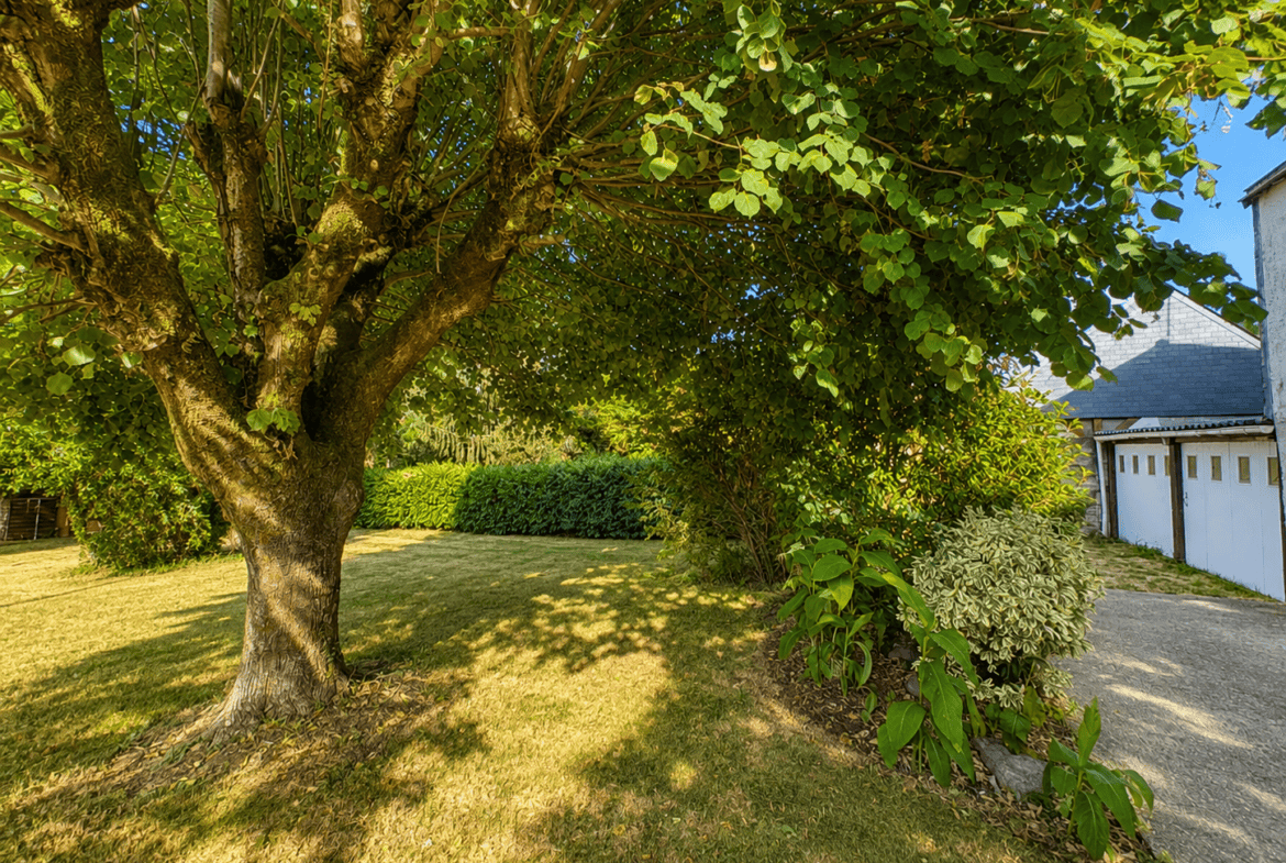 Maison Saint Ave 94.58 m² -maison avec travaux – double garages – gare de vannes et hôpital