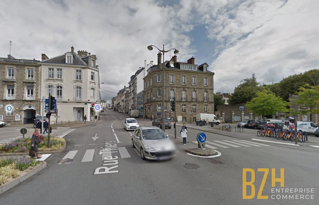 BUREAUX A LOUER – VANNES – CENTRE-VILLE – AXE PASSANT N°1