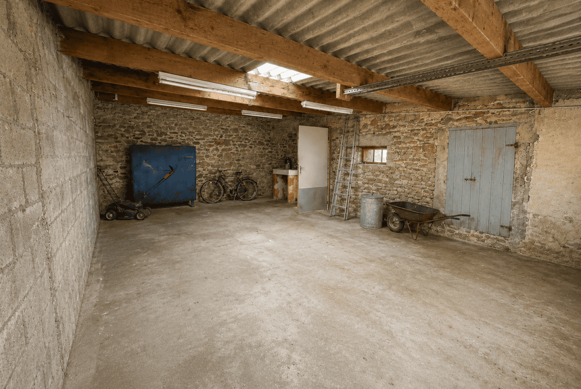 Maison Saint Ave 94.58 m² -maison avec travaux – double garages – gare de vannes et hôpital