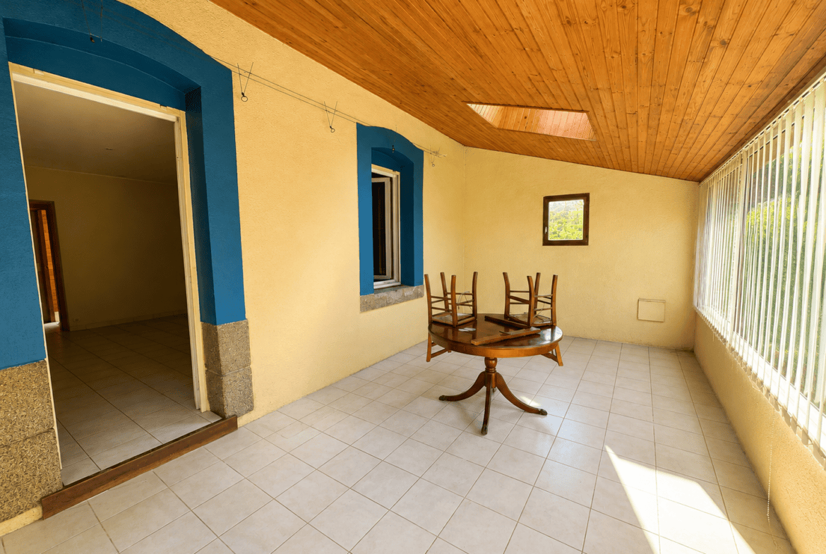Maison Saint Ave 94.58 m² -maison avec travaux – double garages – gare de vannes et hôpital