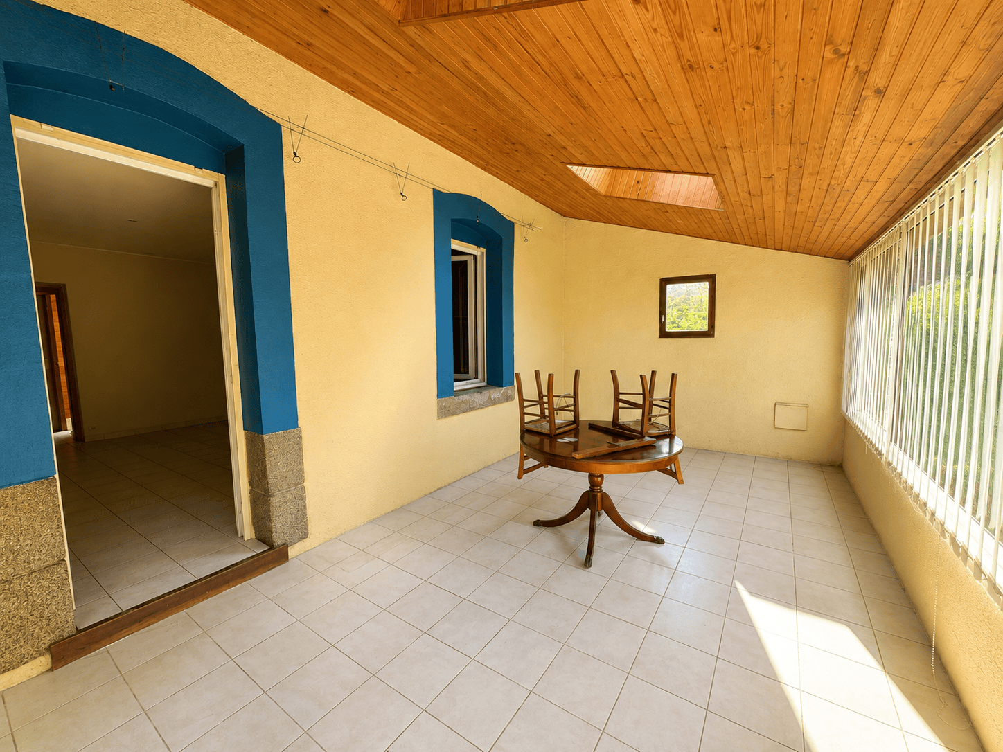 y Maison Saint Ave 94.58 m² -maison avec travaux – double garages – gare de vannes et hôpital
